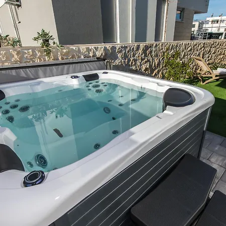 Apartments Mare B With Pool Novalja Room photo