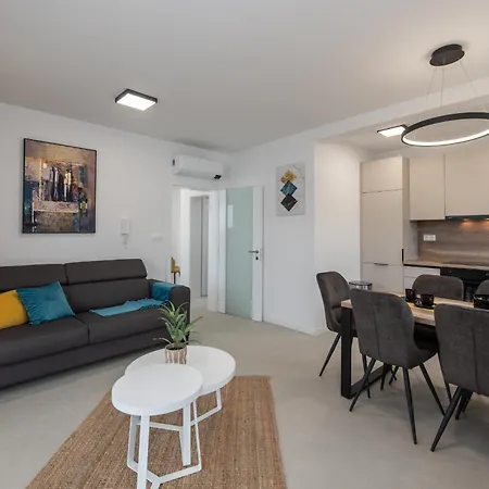 Apartments Mare B With Pool Novalja Room photo