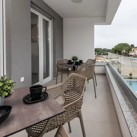 Apartments Mare B With Pool Novalja Room photo