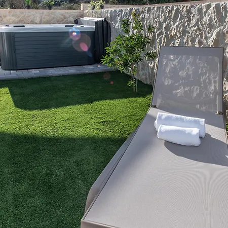 Apartments Mare B With Pool Novalja Room photo