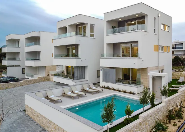 Apartments Mare B With Pool