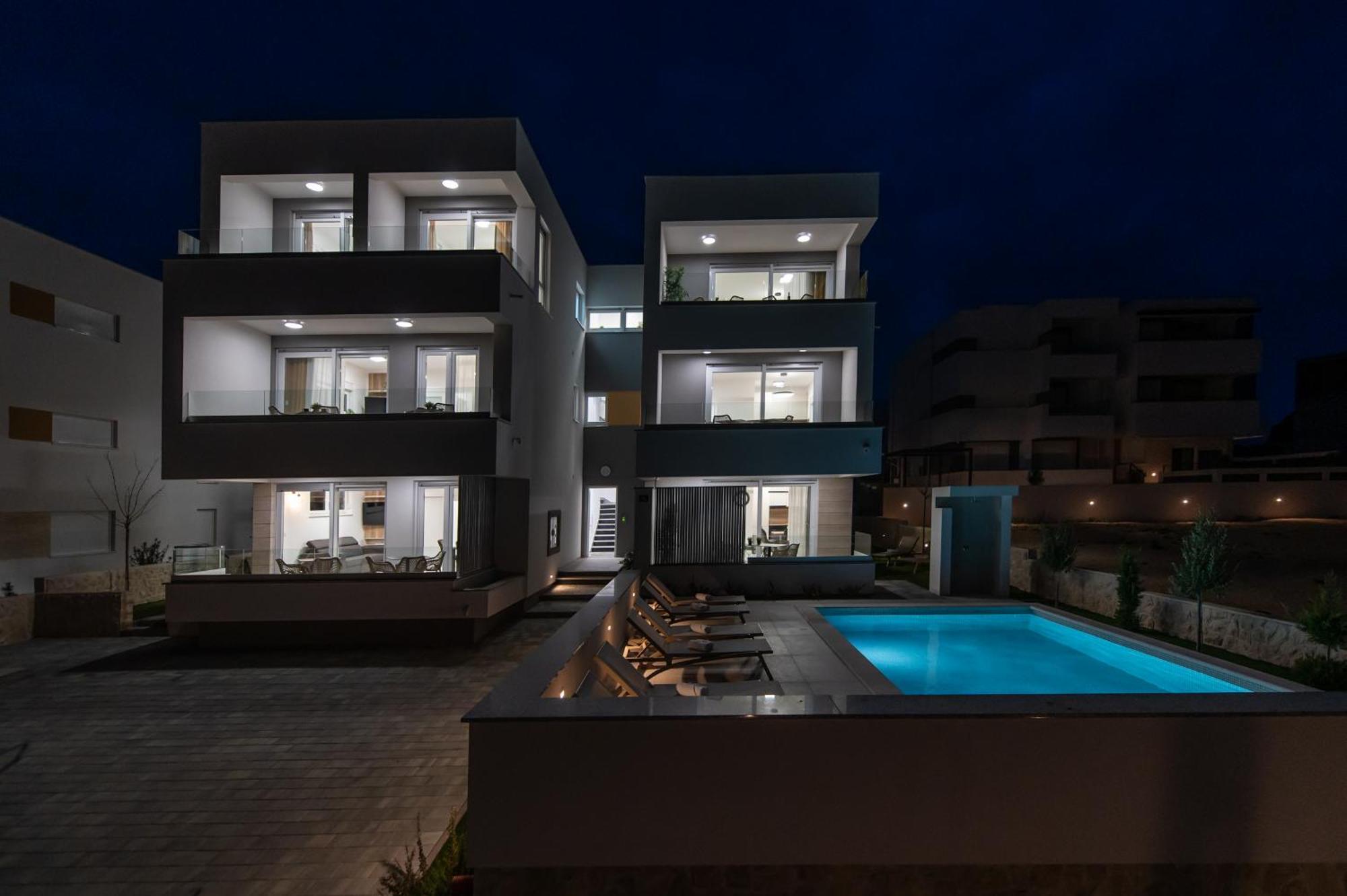 Apartment Mare B With Pool