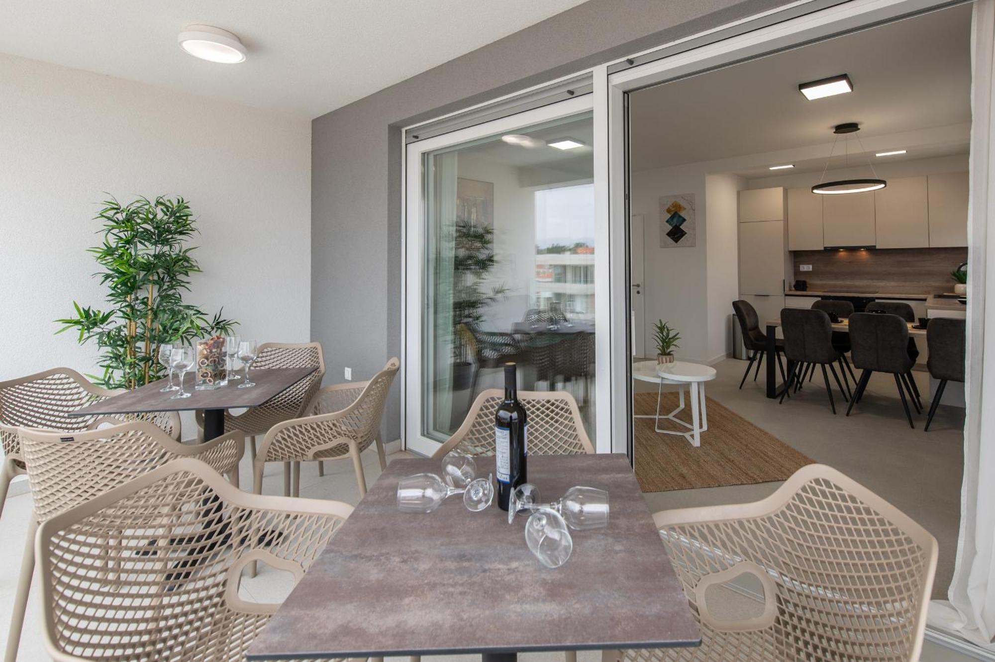 Mare B With Pool Apartment